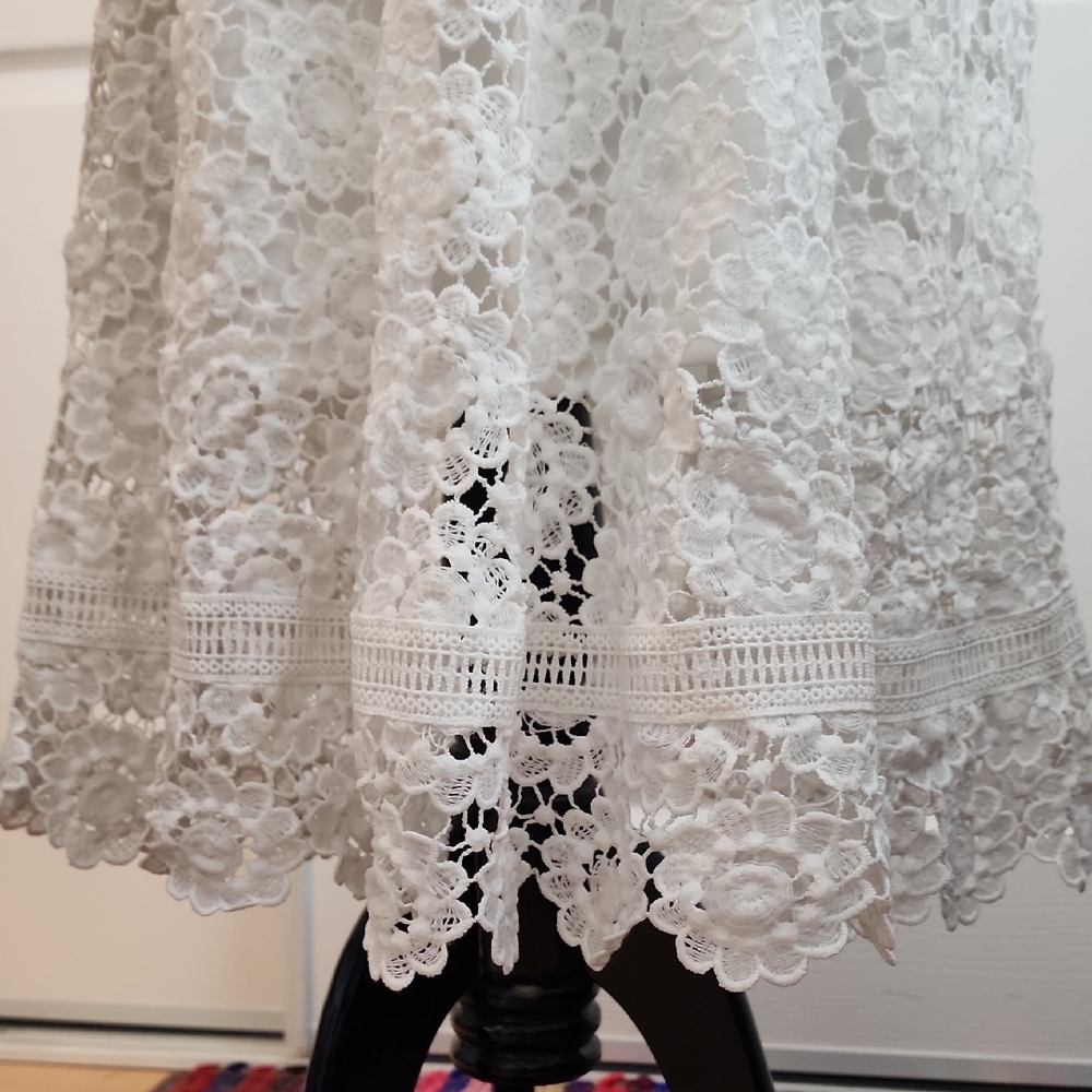 White A-Line Midi Dress with Peter Pan Collar - Picture 4 of 7